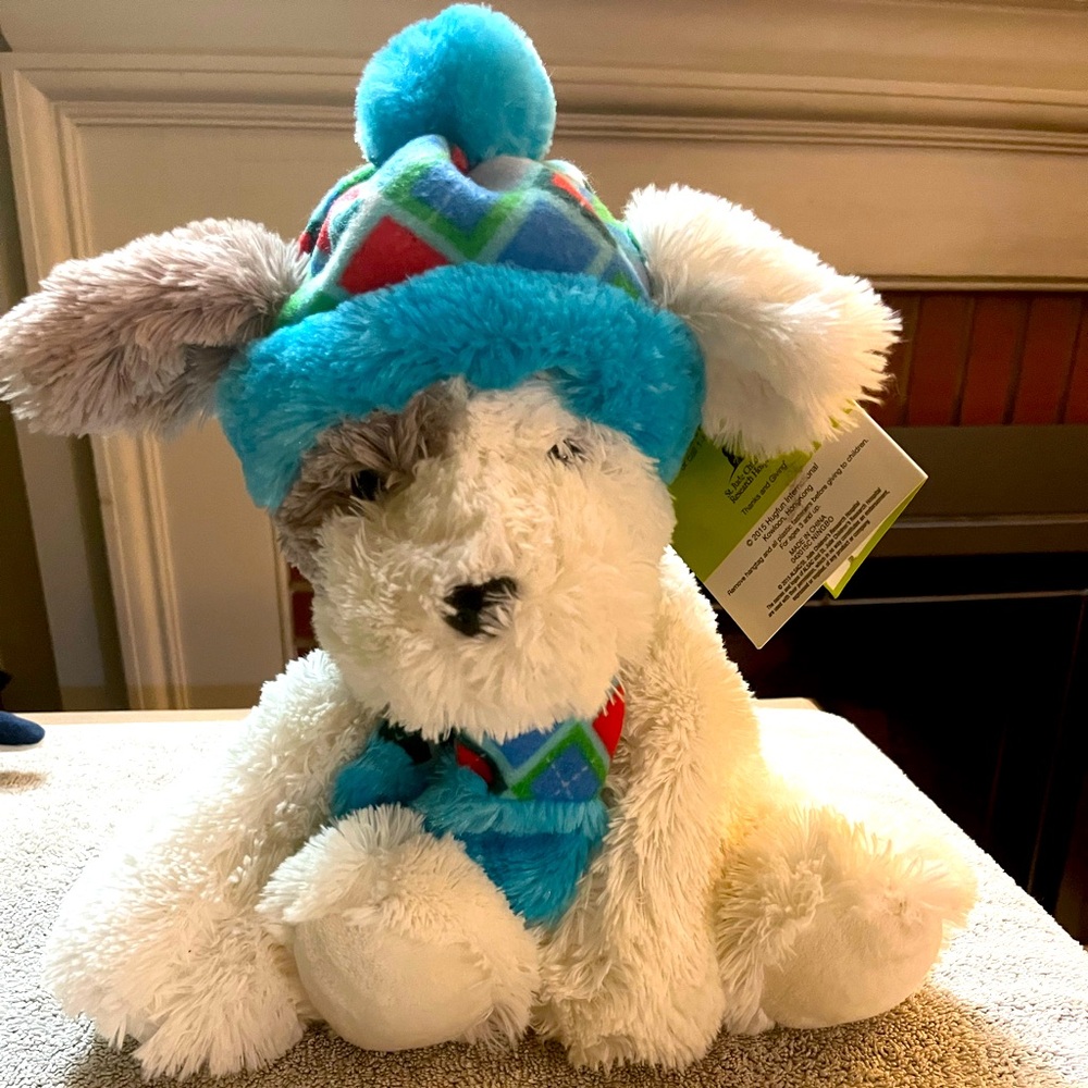 “Trey” Hugfun International Saint Jude’s Christmas  2015 Puppy Blue hat/scarf.‎